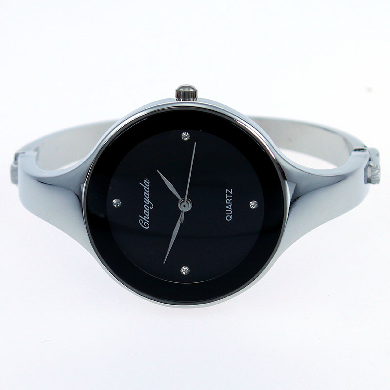 Montre manchette en acier inox - Luxury Watch Girl avis et prix