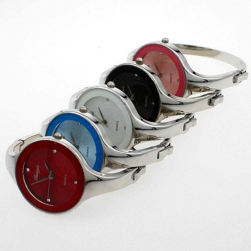 Montre manchette en acier inox - Luxury Watch Girl avis et prix
